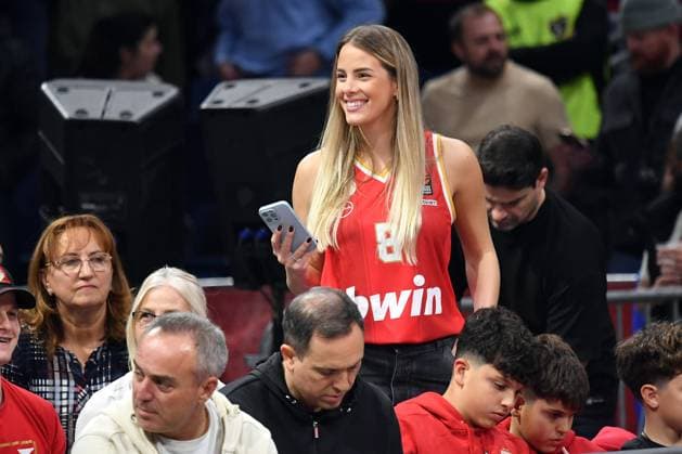 CRVENA ZVEZDA vs OLYMPIACOS MILICA TASIC, girl friend of LUCA VILDOSA, basketball player of Olympiacos, at the Euroleague match against Crvena zvezda, at Belgrade Arena. Belgrade, 05.11.2024. photo: MN Press photo BASKETBALL, EUROLEAGUE, RED STAR, CRVENA ZVEZDA, OLYMPIACOS Belgrade Belgrade Arena Serbia Copyright: xMarkoxMetlasx xMNxPressx