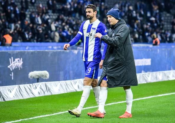 Fussball - 2.Bundesliga Hertha BSC Berlin - Preußen Münster 13.12.2024, xdanx, Fussball - 2.Bundesliga Hertha BSC Berlin - Preußen Münster v.l.Smail Prevljak (Hertha BSC 9),Palko Dardai (Hertha BSC 20), enttaeuscht, schaut enttaeuscht, niedergeschlagen, disappointed (DFL DFB REGULATIONS PROHIBIT ANY USE OF PHOTOGRAPHS as IMAGE SEQUENCES and or QUASI-VIDEO) Daniel Lakomski Mix1 Berlin Olympiastadion Berlin Berlin Deutschland (DE)