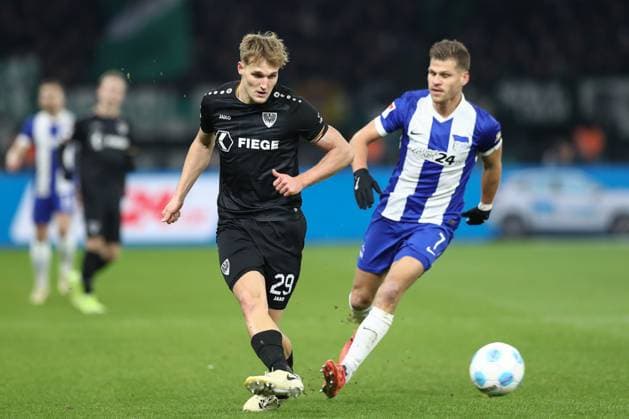 13.12.2024, xtgx, Fussball 2. Bundesliga, Hertha BSC Berlin - SC Preussen Muenster emspor, v.l. Lukas Frenkert (Münster, 29), Florian Niederlechner (Hertha, 7) (DFL DFB REGULATIONS PROHIBIT ANY USE OF PHOTOGRAPHS as IMAGE SEQUENCES and or QUASI-VIDEO) Berlin