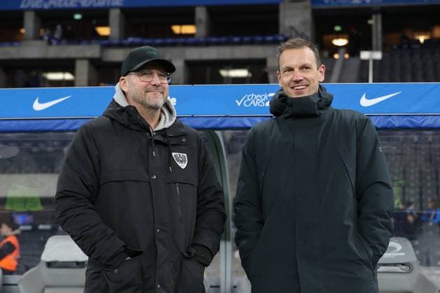 13.12.2024, xtgx, Fussball 2. Bundesliga, Hertha BSC Berlin - SC Preussen Muenster emspor, v.l. Sascha Hildmann (Münster, Trainer), Ole Kittner (Münster, Geschäftsführer (DFL DFB REGULATIONS PROHIBIT ANY USE OF PHOTOGRAPHS as IMAGE SEQUENCES and or QUASI-VIDEO) Berlin