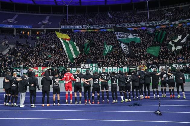 13.12.2024, xtgx, Fussball 2. Bundesliga, Hertha BSC Berlin - SC Preussen Muenster emspor, v.l. Münster Jubel ueber den Sieg, Jubel nach Spielende (DFL DFB REGULATIONS PROHIBIT ANY USE OF PHOTOGRAPHS as IMAGE SEQUENCES and or QUASI-VIDEO) Berlin