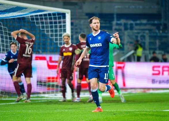 Sport Bilder des Tages Budu Zivzivadze (Karlsruher SC) bejubelt sein erstes Tor waehrend des Spiels in der 2. Bundesliga zwischen dem Karlsruher SC und Jahn Regensburg im BBBank Wildpark am 13. December 2024 in Karlsruhe, Deutschland. (Foto von Silas Schueller DeFodi Images) +++ Budu Zivzivadze (Karlsruher SC) celebrates after scoring his team s first goal during the 2. Bundesliga match between Karlsruher SC and Jahn Regensburg at BBBank Wildpark on December 13, 2024 in Karlsruhe, Germany. (Photo by Silas Schueller DeFodi Images) DFB DFL REGULATIONS PROHIBIT ANY USE OF PHOTOGRAPHS AS IMAGE SEQUENCES AND OR QUASI-VIDEO. (Photo by Silas Schueller DeFodi Images) Defodi-738_738_KSCREG_20241213_1111
