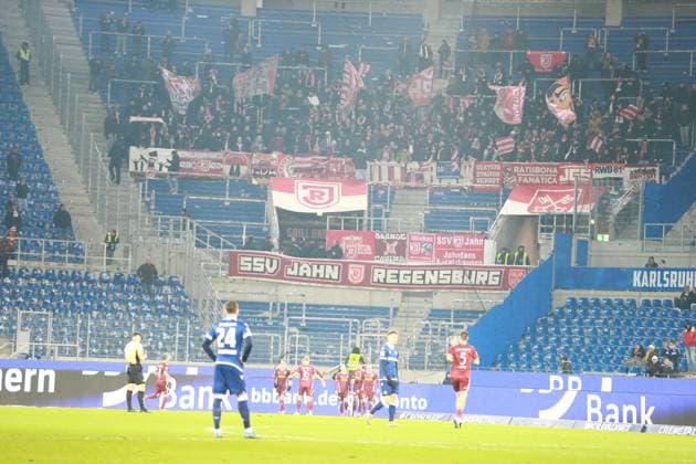 13.12.2024, xrekx, Fussball 2.Bundesliga, Karlsruher SC - Jahn Regensburg emspor, v.l. Die Fans von Jahn Regensburg (DFL DFB REGULATIONS PROHIBIT ANY USE OF PHOTOGRAPHS as IMAGE SEQUENCES and or QUASI-VIDEO) Karlsruhe
