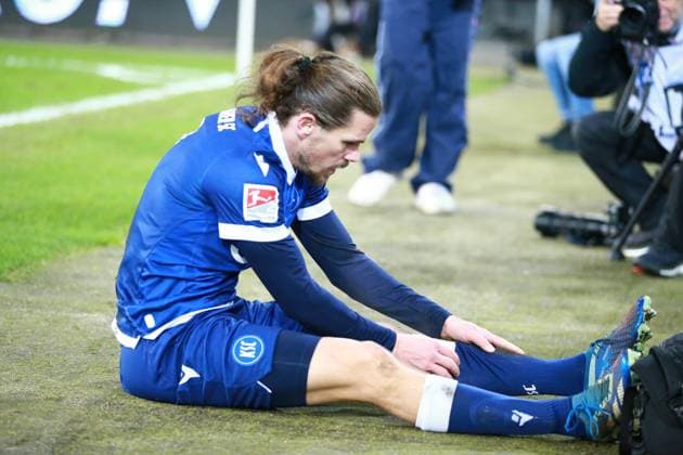 13.12.2024, xrekx, Fussball 2.Bundesliga, Karlsruher SC - Jahn Regensburg emspor, v.l. Sebastian Jung (Karlsruher SC) (DFL DFB REGULATIONS PROHIBIT ANY USE OF PHOTOGRAPHS as IMAGE SEQUENCES and or QUASI-VIDEO) Karlsruhe