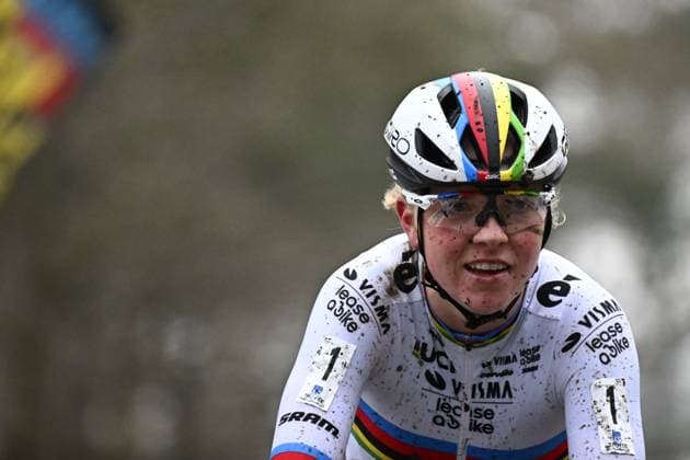 Dutch Fem Van Empel celebrates as she crosses the finish line to win the women s elite race at the Herentals Crosst cyclocross cycling event on Saturday 14 December 2024 in Herentals, stage 4 8 in the X2O Badkamers Trofee Veldrijden competition. JASPERxJACOBS  x108239549x