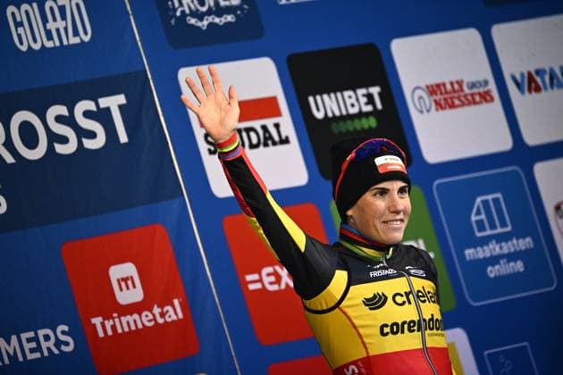 Belgian Sanne Cant pictured on the podium after the women s elite race at the Herentals Crosst cyclocross cycling event on Saturday 14 December 2024 in Herentals, stage 4 8 in the X2O Badkamers Trofee Veldrijden competition. JASPERxJACOBS  x108242766x