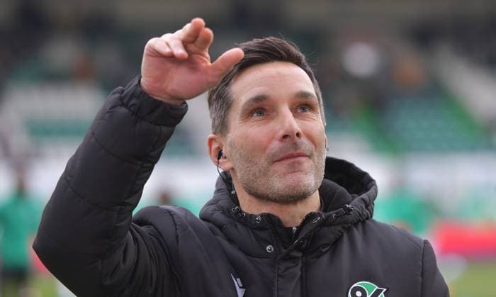 15.12.2024, xblx, Fussball 2.Bundesliga, Spvgg Greuther Fuerth - Hannover 96 emspor, v.l. Trainer Stefan Leitl (Coach Hannover 96) (DFL DFB REGULATIONS PROHIBIT ANY USE OF PHOTOGRAPHS as IMAGE SEQUENCES and or QUASI-VIDEO) Fuerth