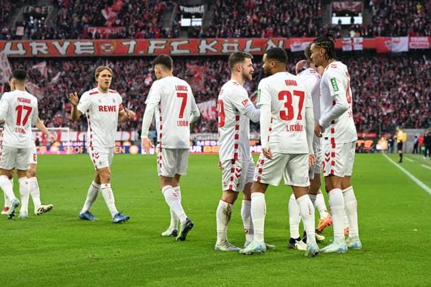 Damion Downs (1. FC Koeln) Torjubel, jubelt mit seiner Mannschaft nach dem Treffer zum 1:0 waehrend des Spiels der 2. Bundesliga zwischen dem 1. FC Köln und 1. FC Nürnberg im RheinEnergieStadion am 15. December 2024 in Köln, Deutschland. (Foto von Ralf Treese DeFodi Images) +++ Damion Downs (1. FC Koeln) celebrates after scoring his team™s first goal with teammates during the 2. Bundesliga match between 1. FC Köln and 1. FC Nürnberg at RheinEnergieStadion on December 15, 2024 in Cologne, Germany. (Photo by Ralf Treese DeFodi Images) DFB DFL REGULATIONS PROHIBIT ANY USE OF PHOTOGRAPHS AS IMAGE SEQUENCES AND OR QUASI-VIDEO. Defodi-521_KOEFCN20241215_019