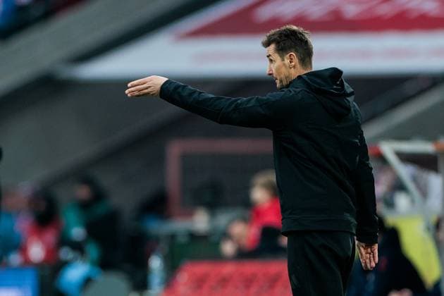 2. Fußball Bundesliga: 1. FC Köln - 1. FC Nürnberg; 15.12.2024 Miroslav Klose (Trainer 1. FC Nürnberg) gestikuliert 2. Fußball Bundesliga: 1. FC Köln - 1. FC Nürnberg, Köln, Rheinenergiestadion am 15.12.2024 DFL REGULATIONS PROHIBIT ANY USE OF PHOTOGRAPHS AS IMAGE SEQUENCES AND OR QUASI-VIDEO.