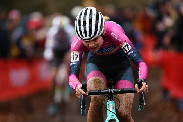 Belgian Laura Verdonschot pictured in action during the women s elite race at the World Cup cyclocross cycling event in Namur, Belgium, stage 4 (out of 12) of the UCI World Cup cyclocross competition, Sunday 15 December 2024. DAVIDxPINTENS  x108334470x
