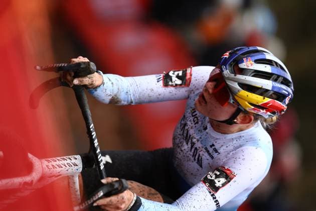 British Zoe Backstedt pictured in action during the women s elite race at the World Cup cyclocross cycling event in Namur, Belgium, stage 4 (out of 12) of the UCI World Cup cyclocross competition, Sunday 15 December 2024. DAVIDxPINTENS  x108334547x