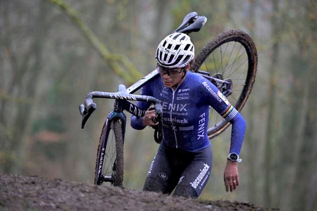 UCI Cyclocross World Cup series 2024-2025 in Namur NAMUR, BELGIUM - DECEMBER 15 : Alvarado Ceylin Del Carmen (NED) of Alpecin-Deceuninck during the 4th leg of the UCI Cyclocross World Cup series 2024-2025 in Namur, Belgium, 15 12 2024 Namur Belgium  Copyright: xSesx