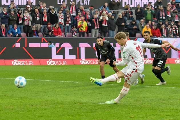 Florian Kainz (Koeln 11) erzielt das Tor zum 2:0 15.12.2024 Fussball 1. FC Koeln vs 1. FC Nuernberg, Rheinenergiestadion, Koeln, DFB DFL REGULATIONS PROHIBIT ANY USE OF PHOTOGRAPHS AS IMAGE SEQUENCES AND OR QUASI-VIDEO NRW Germany