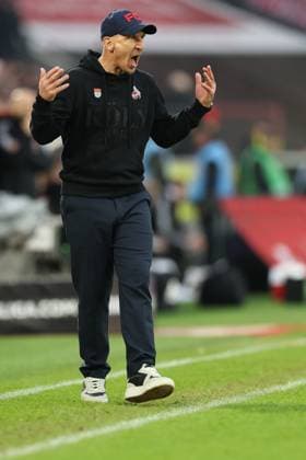 GER, 2.FBL, 1. FC Koeln vs. 1. FC Nuernberg 15.12.2024, Rheinenergie Stadion, Koeln, GER, 2.FBL, 1. FC Koeln vs. 1. FC Nuernberg, im Bild: Gerhard Struber Chefrainer, Headcoach (1.FC Koeln), regt sich heftig auf, Gestik, Mimik, Emotionen, unzufrieden enttaeuscht niedergeschlagen,