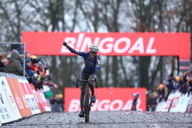 Dutch Ceylin Del Carmen Alvarado celebrates as she crosses the finish line to win the women s elite race at the World Cup cyclocross cycling event in Namur, Belgium, stage 4 (out of 12) of the UCI World Cup cyclocross competition, Sunday 15 December 2024. DAVIDxPINTENS  x108337228x