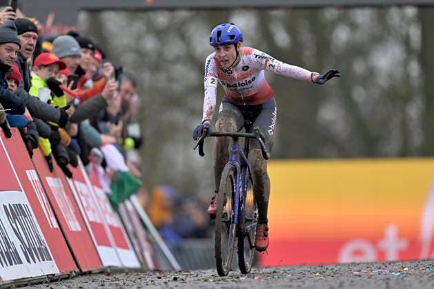 UCI Cyclocross World Cup series 2024-2025 in Namur NAMUR, BELGIUM - DECEMBER 15 : Brand Lucinda (NED) of Baloise Trek Lions during the 4th leg of the UCI Cyclocross World Cup series 2024-2025 in Namur, Belgium, 15 12 2024 Namur Belgium  Copyright: xSesx