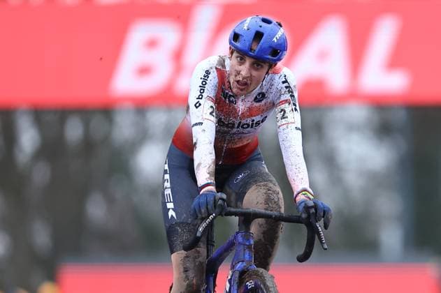 Dutch Lucinda Brand crosses the finish line as second at the women s elite race at the World Cup cyclocross cycling event in Namur, Belgium, stage 4 (out of 12) of the UCI World Cup cyclocross competition, Sunday 15 December 2024. DAVIDxPINTENS  x108337665x