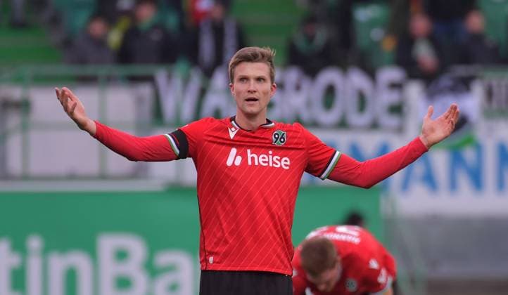 15.12.2024, xblx, Fussball 2.Bundesliga, Spvgg Greuther Fuerth - Hannover 96 emspor, v.l. Fabian Kunze (Hannover 96) (DFL DFB REGULATIONS PROHIBIT ANY USE OF PHOTOGRAPHS as IMAGE SEQUENCES and or QUASI-VIDEO) Fuerth