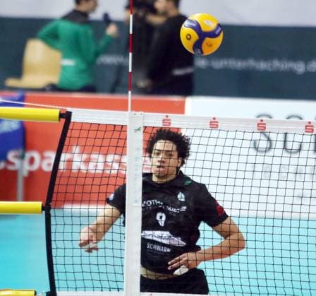 Maurice LEWIS-FREGEAU (Haching), He-Volleyball, 1. Bundesliga, 2024 25, TSV Haching Muenchen vs VC Bitterfeld Wolfen, 15.12.24, Geothermie-Arena, Unterhaching Copyright: WolfgangxFehrmann