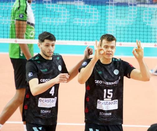 von links Matthew PASSALENT (Haching), Lucas ROESLER (Haching), He-Volleyball, 1. Bundesliga, 2024 25, TSV Haching Muenchen vs VC Bitterfeld Wolfen, 15.12.24, Geothermie-Arena, Unterhaching Copyright: WolfgangxFehrmann