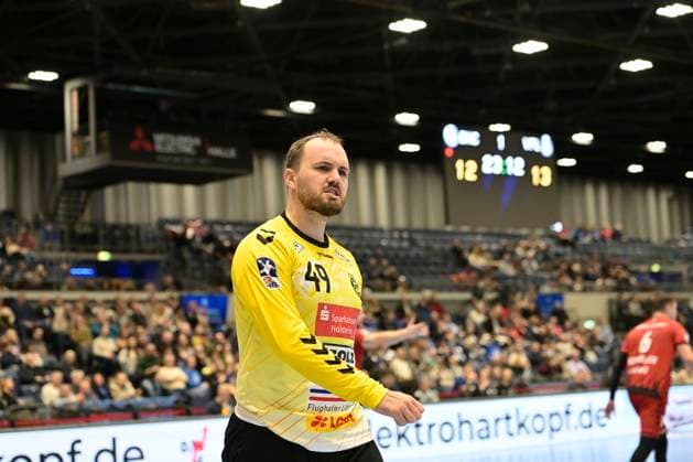 GER, 2.HBL, BHC06, BHC06 vs. VfL Lübeck-Schwartau 15.12.2024 Düsseldorf, Mitsubishi- Electric-Halle, GER, 2. HBL, BHC06 vs. VfL Lübeck-Schwartau 2.HBL regulations prohibit any use of photographs as image sequences and or quasi-video im Bild Nils Conrad ( VFL Lübeck-Schwartau 49).
