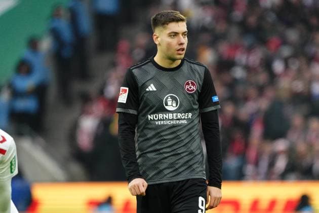 Fussball, 2 BL Saison 2024 2025, 1.FC Köln vs FC Nürnberg 15.12.2024, Rheinenergiestadion Köln, Stefanos Tzimas FC Nürnberg, Aktion, Einzelbild