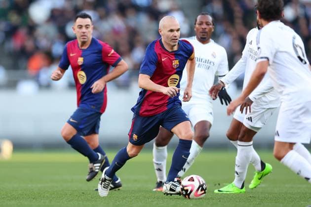 (L to R) Xavi, Andres Iniesta (Barcelona legends), DECEMBER 14, 2024 - Football Soccer : AMUSE EL CLASICO in TOKYO presented by VITAS between FC Barcelona, Barca legends 2-1 Real Madrid legends at Ajinomoto Stadium in Tokyo, Japan. Noxthirdxpartyxsales  (276223262)