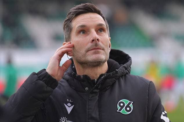 15.12.2024, xblx, Fussball 2.Bundesliga, Spvgg Greuther Fuerth - Hannover 96 emspor, v.l. Trainer Stefan Leitl (Coach Hannover 96) (DFL DFB REGULATIONS PROHIBIT ANY USE OF PHOTOGRAPHS as IMAGE SEQUENCES and or QUASI-VIDEO) Fuerth