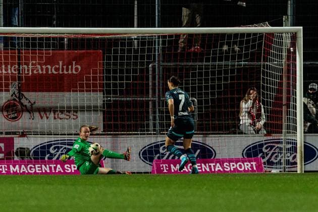 Google Pixel Frauen-Bundesliga: 1. FC Köln - RB Leipzig; 16.12.2024 Giovanna Hoffmann (RB Leipzig, 7) trifft zum 0:1, Tor Google Pixel Frauen-Bundesliga: 1. FC Köln - RB Leipzig, Köln, Franz-Kremer-Stadion am 16.12.2024 DFB REGULATIONS PROHIBIT ANY USE OF PHOTOGRAPHS AS IMAGE SEQUENCES AND OR QUASI-VIDEO. Copyright: xBEAUTIFULxSPORTS Wunderlx