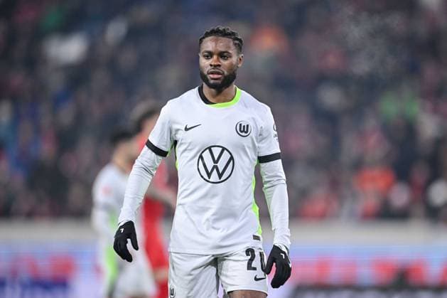 Ridle Baku (VfL Wolfsburg) Schaut waehrend des Spiels der 1. Bundesliga zwischen SC Freiburg und VfL Wolfsburg, Europa-Park Stadion am 13. December 2024 in Freiburg, Deutschland. (Foto von Harry Langer DeFodi Images) +++ Ridle Baku (VfL Wolfsburg) Looks on during the Bundesliga match between SC Freiburg and VfL Wolfsburg at Europa-Park Stadium on December 13, 2024 in Freiburg, Germany. (Photo by Harry Langer DeFodi Images) DFL regulations prohibit any use of photographs as image sequences and or quasi-video. Defodi-541_SCFVFL20241213_208