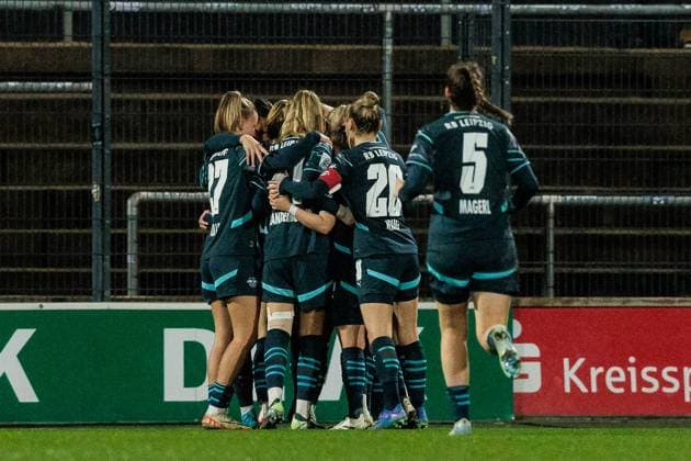 Google Pixel Frauen-Bundesliga: 1. FC Köln - RB Leipzig; 16.12.2024 Jubel zum 0:2 durch Marleen Schimmer (RB Leipzig, 14) Google Pixel Frauen-Bundesliga: 1. FC Köln - RB Leipzig, Köln, Franz-Kremer-Stadion am 16.12.2024 DFB REGULATIONS PROHIBIT ANY USE OF PHOTOGRAPHS AS IMAGE SEQUENCES AND OR QUASI-VIDEO. Copyright: xBEAUTIFULxSPORTS Wunderlx