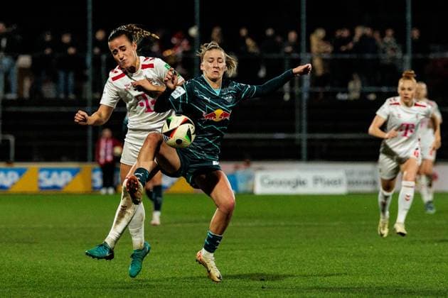 Google Pixel Frauen-Bundesliga: 1. FC Köln - RB Leipzig; 16.12.2024 Zweikampf Vanessa Leimenstoll (1. FC Köln, 29), Marlene Müller (RB Leipzig, 27) Google Pixel Frauen-Bundesliga: 1. FC Köln - RB Leipzig, Köln, Franz-Kremer-Stadion am 16.12.2024 DFB REGULATIONS PROHIBIT ANY USE OF PHOTOGRAPHS AS IMAGE SEQUENCES AND OR QUASI-VIDEO. Copyright: xBEAUTIFULxSPORTS Wunderlx