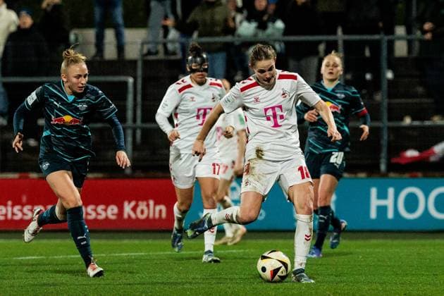 Google Pixel Frauen-Bundesliga: 1. FC Köln - RB Leipzig; 16.12.2024 Taylor Ziemer (1. FC Köln, 18) trifft zum 1:3 Google Pixel Frauen-Bundesliga: 1. FC Köln - RB Leipzig, Köln, Franz-Kremer-Stadion am 16.12.2024 DFB REGULATIONS PROHIBIT ANY USE OF PHOTOGRAPHS AS IMAGE SEQUENCES AND OR QUASI-VIDEO. Copyright: xBEAUTIFULxSPORTS Wunderlx