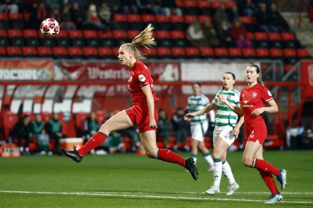 ENSCHEDE - Lieske Carleer of FC Twente during the UEFA Champions League women s match between FC Twente and Celtic FC at Stadion De Grolsch Veste on Dec. 17, 2024 in Enschede, Netherlands. ANP VINCENT JANNINK UEFA Women s Champions League 2024 25 Group Stage MD6 2024 25 xVIxANPxSportx xxANPxIVx 515911332 originalFilename: 515911332.jpg