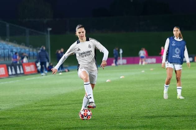 December 17, 2024, Valdebebas, Madrid, SPAIN: Signe Bruun of Real Madrid warms up during the UEFA Womenâ€⠢s Champions League, Group B, football match played between Real Madrid and Chelsea at Alfredo Di Stefano stadium on December 17, 2024, in Valdebebas, Madrid, Spain. Valdebebas SPAIN - ZUMAa181 20241217_zaa_a181_056 Copyright: xDennisxAgyemanx