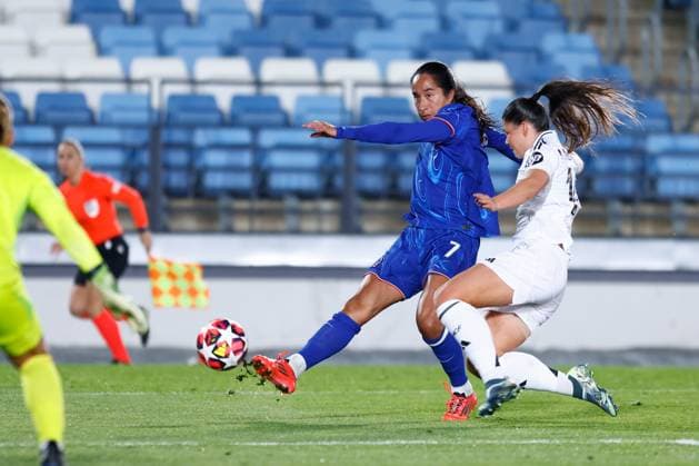 December 17, 2024, Valdebebas, Madrid, SPAIN: Maria Mendez of Real Madrid and Mayra Ramirez of Chelsea in action during the UEFA Womenâ€⠢s Champions League, Group B, football match played between Real Madrid and Chelsea at Alfredo Di Stefano stadium on December 17, 2024, in Valdebebas, Madrid, Spain. Valdebebas SPAIN - ZUMAa181 20241217_zaa_a181_076 Copyright: xDennisxAgyemanx