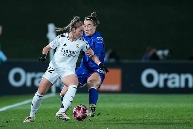 December 17, 2024, Valdebebas, Madrid, SPAIN: Athenea del Castillo of Real Madrid and Lucy Bronze of Chelsea in action during the UEFA Womenâ€⠢s Champions League, Group B, football match played between Real Madrid and Chelsea at Alfredo Di Stefano stadium on December 17, 2024, in Valdebebas, Madrid, Spain. Valdebebas SPAIN - ZUMAa181 20241217_zaa_a181_124 Copyright: xOscarxJ.xBarrosox