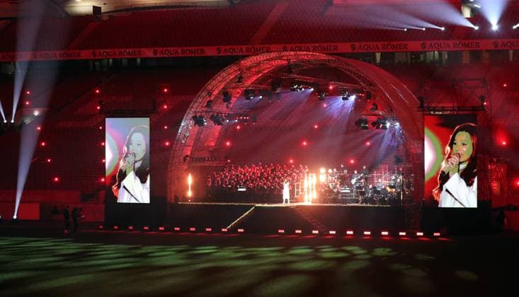 17.12.24 VfB Stuttgart Weihnachtskonzert Deutschland, Stuttgart, 17.12.2024, Fussball, Bundesliga, VfB Stuttgart Weihnachtskonzert: Andrea Berg.