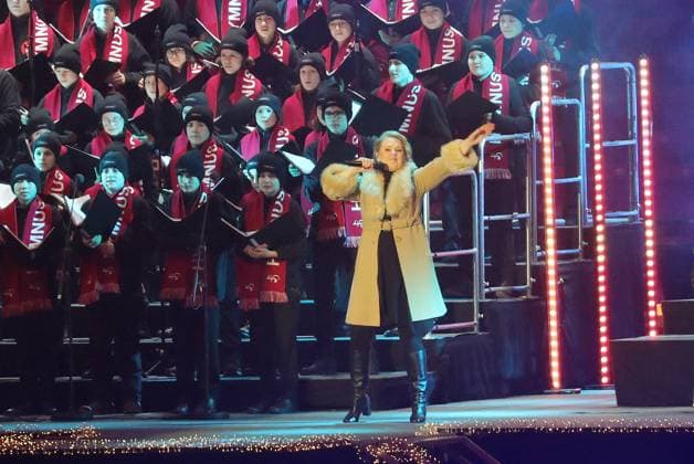 Sport Bilder des Tages 17.12.24 VfB Stuttgart Weihnachtskonzert Deutschland, Stuttgart, 17.12.2024, Fussball, Bundesliga, VfB Stuttgart Weihnachtskonzert: Patricia Kelly.