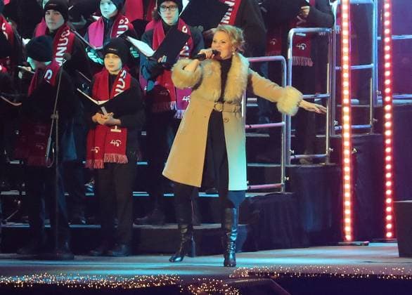 17.12.24 VfB Stuttgart Weihnachtskonzert Deutschland, Stuttgart, 17.12.2024, Fussball, Bundesliga, VfB Stuttgart Weihnachtskonzert: Patricia Kelly.
