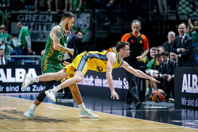 Sport Themen der Woche KW51 Basketball Berlin 17.12.2024 Saison 2024 2025 Euroleague Alba Berlin - Zalgiris Kaunas Jonas Mattisseck (Alba Berlin, No.09) Deividas Sirvydis (Kaunas, No.91) *** Basketball Berlin 17 12 2024 Season 2024 2025 Euroleague Alba Berlin Zalgiris Kaunas Jonas Mattisseck Alba Berlin, No 09 Deividas Sirvydis Kaunas, No 91