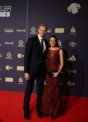 Baden-Baden , Sportler des Jahres 2024 , Oliver Zeidler und Sofia Meakin *** Baden Baden , Sportsman of the Year 2024 , Oliver Zeidler and Sofia Meakin