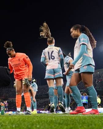 Manchester City players before the kick off FC Barcelona, Barca v Manchester City. UEFA Women s Champions League match. Group D, date 6.Football, Lluis Companys Stadium, Barcelona, Spain - 18 December 2024 Editorial use only  Copyright: xBlanco Pressinphoto Shutterstockx 15016483f