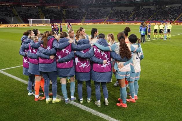 Manchester City players before the kick off FC Barcelona, Barca v Manchester City. UEFA Women s Champions League match. Group D, date 6.Football, Lluis Companys Stadium, Barcelona, Spain - 18 December 2024 Editorial use only  Copyright: xBlanco Pressinphoto Shutterstockx 15016483h