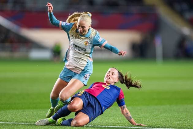 Barcelona, Spain, December 18th 2024: Claudia Pina (9 FC Barcelona, Barca and Laura Blindkilde Brown (19 Manchester City) in action during the UEFA Womens Champions League football match between FC Barcelona and Manchester City at the Estadi Olimpic Lluis Companys in Barcelona, Spain (Judit Cartiel SPP) Copyright: xJuditxCartielx xSPPx spp-en-JuCaSp-JUCA0960