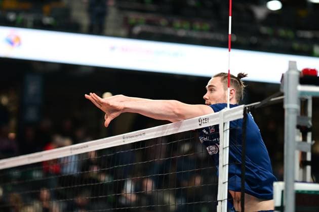 Volleyball I Herren I Saison 2024-2025 I Champions League Volley I 4th Round Leg 4 CLVM 84 I SVG Lüneburg - Levski SOFIA I 18.12.2024 Simon Torwie (1, SVG Lüneburg) beim warm up Lüneburg LKH Arena Niedersachsen Deutschland Copyright: xLobeca AndreasxHannigx