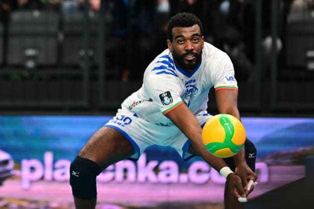Volleyball I Herren I Saison 2024-2025 I Champions League Volley I 4th Round Leg 4 CLVM 84 I SVG Lüneburg - Levski SOFIA I 18.12.2024 Livan OSORIA RODRIGUEZ (99, Levski SOFIA) beim warm up Lüneburg LKH Arena Niedersachsen Deutschland Copyright: xLobeca AndreasxHannigx