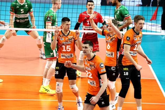 DEU, CEV - Group A, BR Volleys vs. Greenyard Masaik, 18.12.2024, Max-Schmeling-Halle, Berlin, DEU, CEV - Group A, BR Volleys vs. Greenyard Masaik, im Bild BR Volleys-Spielerkreis Foto: Juergen Engler nordphoto GmbH
