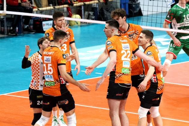 DEU, CEV - Group A, BR Volleys vs. Greenyard Masaik, 18.12.2024, Max-Schmeling-Halle, Berlin, DEU, CEV - Group A, BR Volleys vs. Greenyard Masaik, im Bild BR Volleys-Spielerkreis, Florian Krage (BR Volleys 18), Ruben Schott (BR Volleys 13), Johannes Tille (BR Volleys 6), Moritz Reichert (BR Volleys 15), Kyle Dagostino (BR Volleys 24) Foto: Juergen Engler nordphoto GmbH