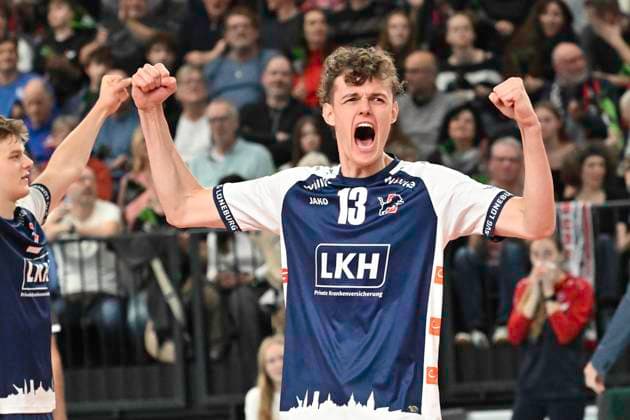 GER; VL, Champions League, SVG Lueneburg vs Levski Sofia 18.12.2024, LKH Arena, Lueneburg, GER; VL, Champions League, SVG Lueneburg vs Levski Sofia im Bild Neo Laumann (Lueneburg 13) jubelt